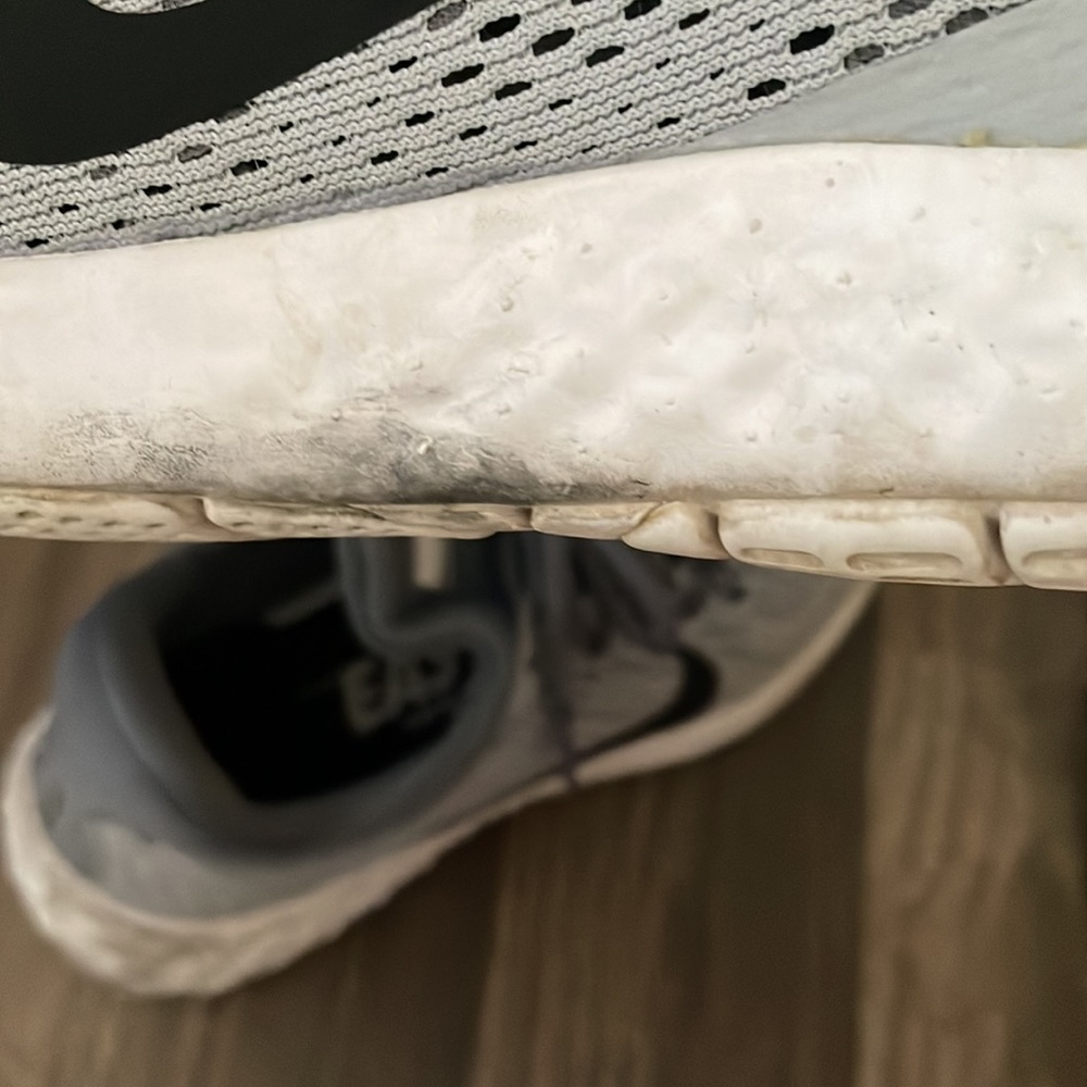 Nike running shoes - Picture 4 of 5